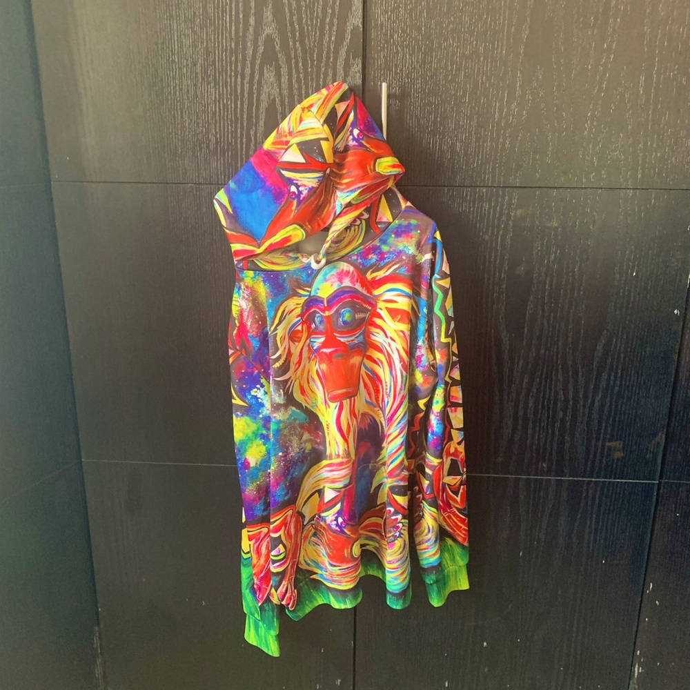 Size large men’s hoodie!